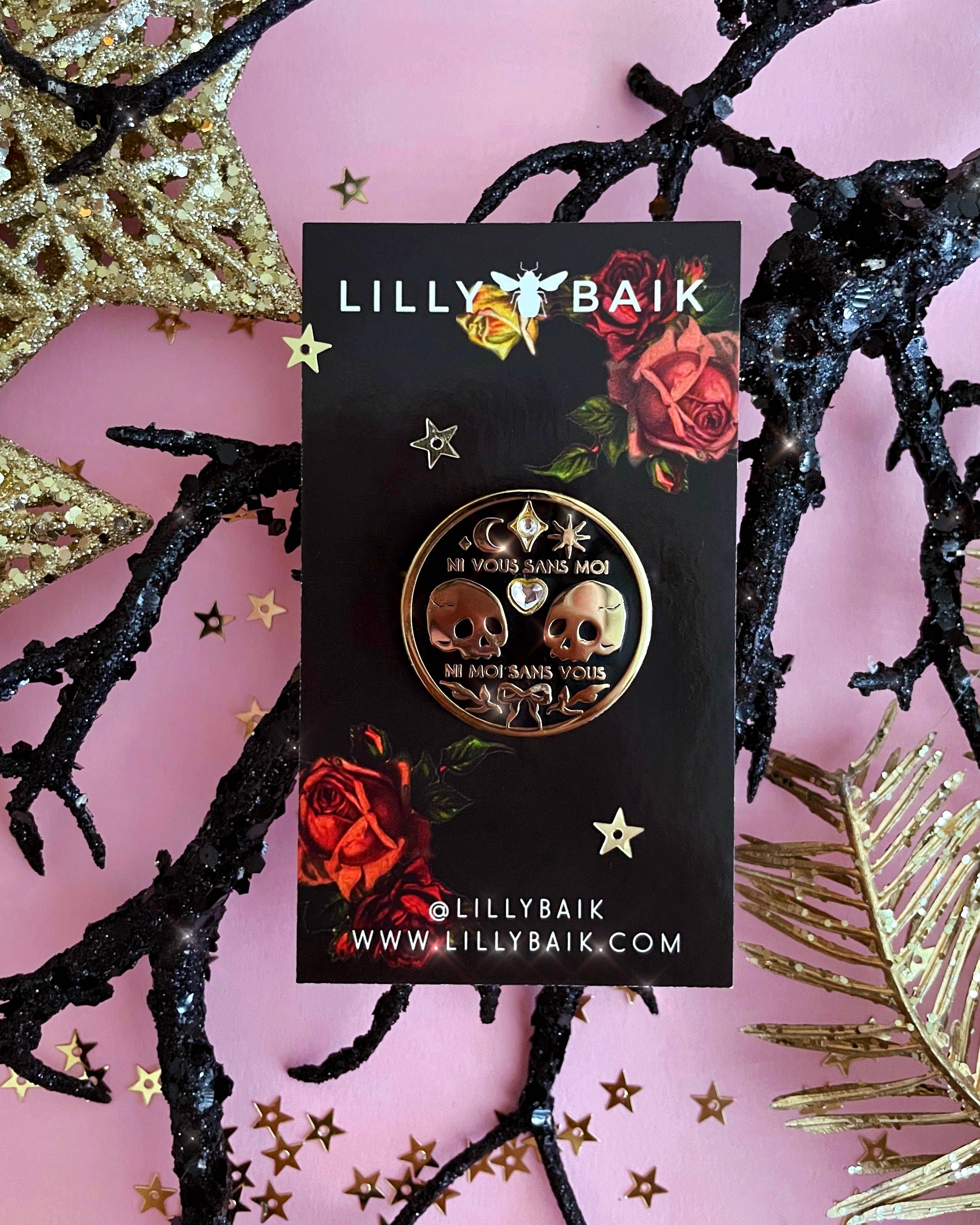 Lilly Baik – Engroshandel Reversnål/knap – Ni Du Uden Mig, Ni Mig Uden Dit Enamel Pin2