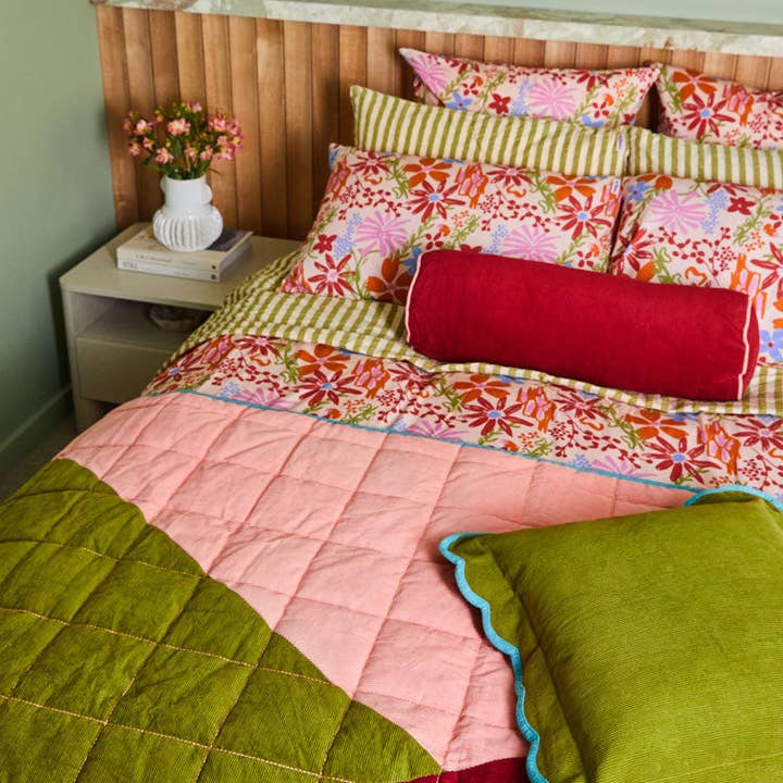 Mosey Me - Vendita all'ingrosso Cuscini decorativi - Cuscino in velluto a coste con bordatura smerlata - Pistacchio2