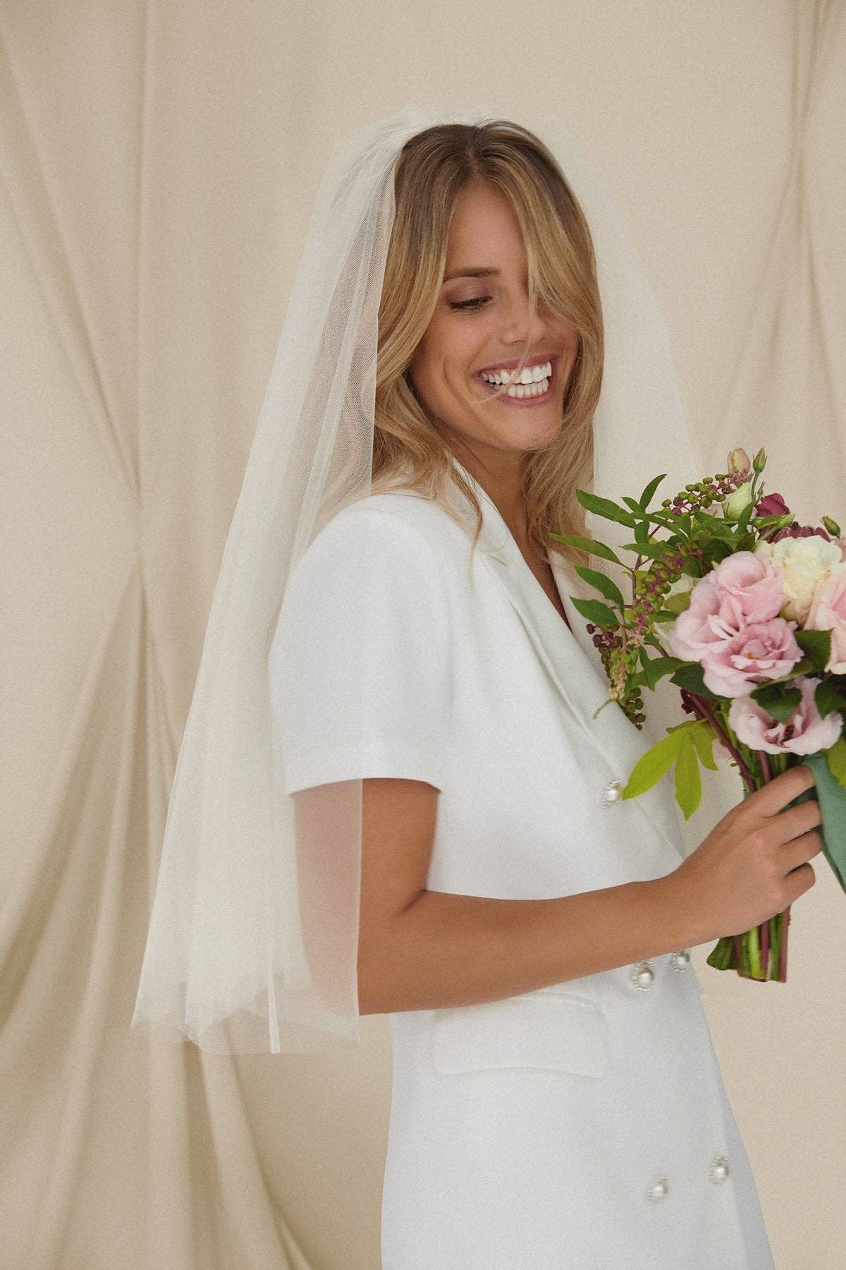 Bruna - Vente Robe – femme - Robe de mariée courte Maira · LOVE ·3