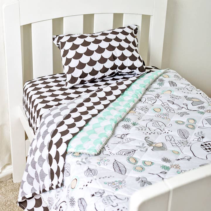 Living Textiles - Wholesale Cot/Crib Sheets - Toddler Sheet Set - Kayden Black Scallops
