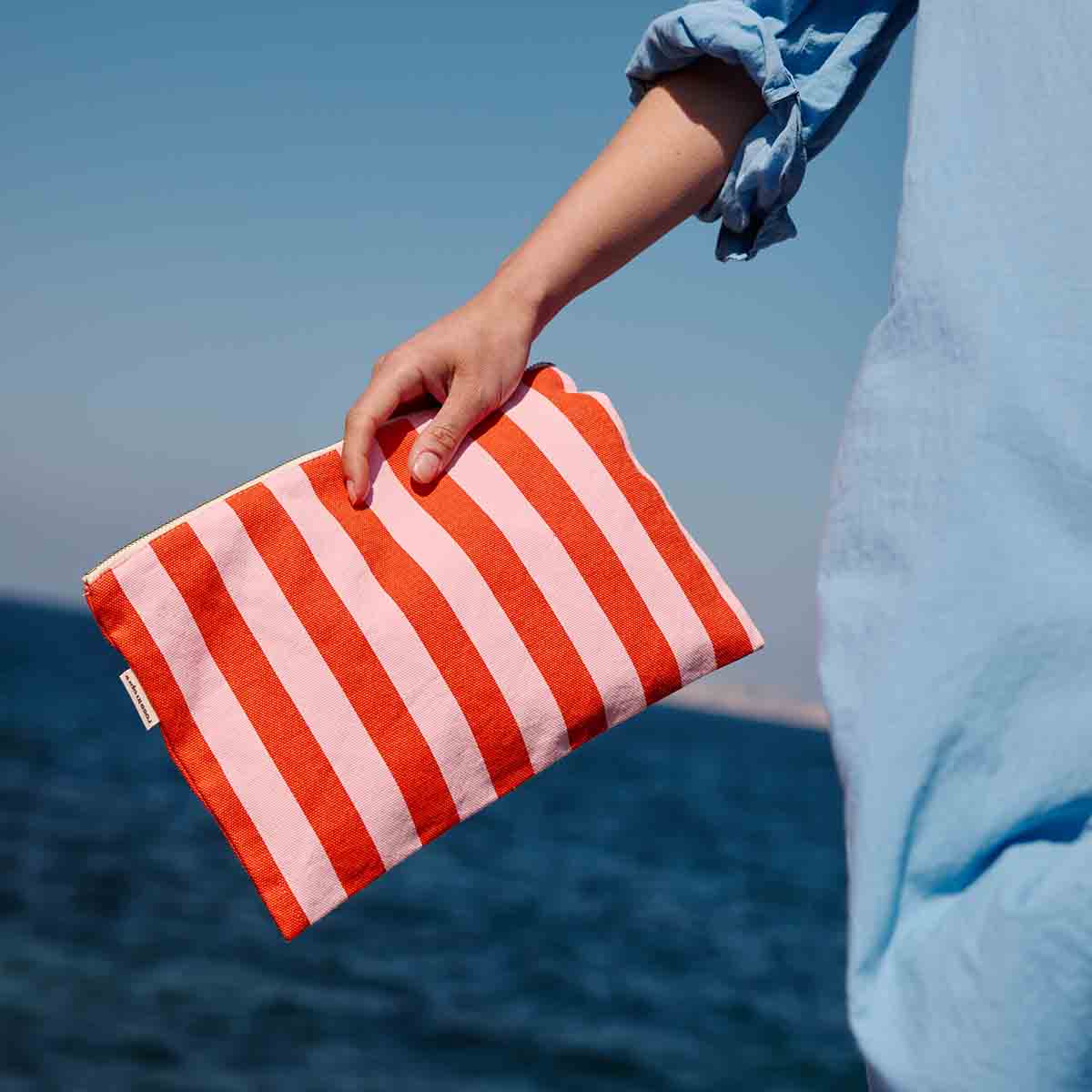 LILI FLAT POUCH STRIPES TOMATO / CANDY PINK for wholesale on Faire3