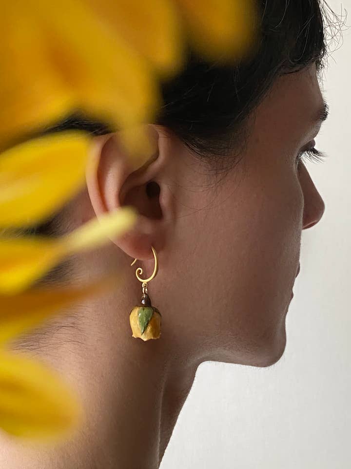 Rose Hoop-örhängen för wholesale av Lakoo Designs