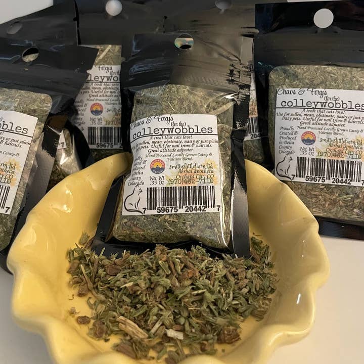 ¡Caos y Foxy’s (para los) ColleyWobbles! Mezcla de Hierbas de Valeriana y Catnip para Gatos y Perros para venta al por mayor de Smittys Little Farm