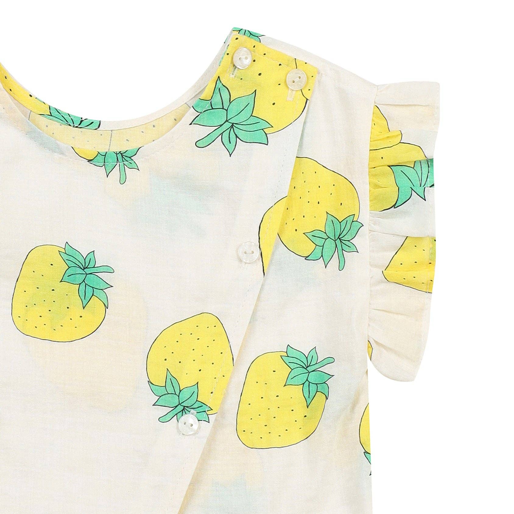 ToTo Heros - Wholesale Top & Short Set - Kids - Strawberry Graphic Print Angel Sleeve Top & Shorts Set9