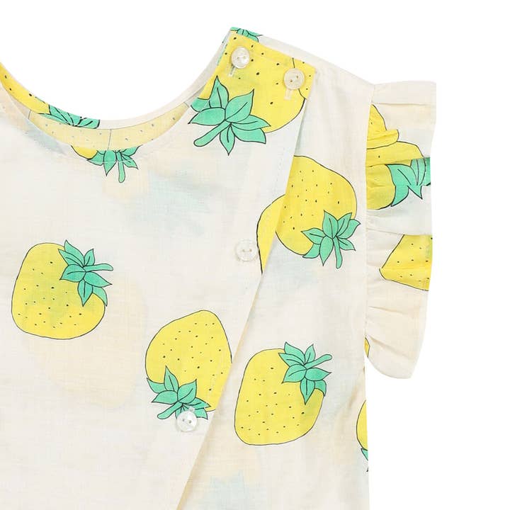 ToTo Heros - Wholesale Top & Short Set - Kids - Strawberry Graphic Print Angel Sleeve Top & Shorts Set9