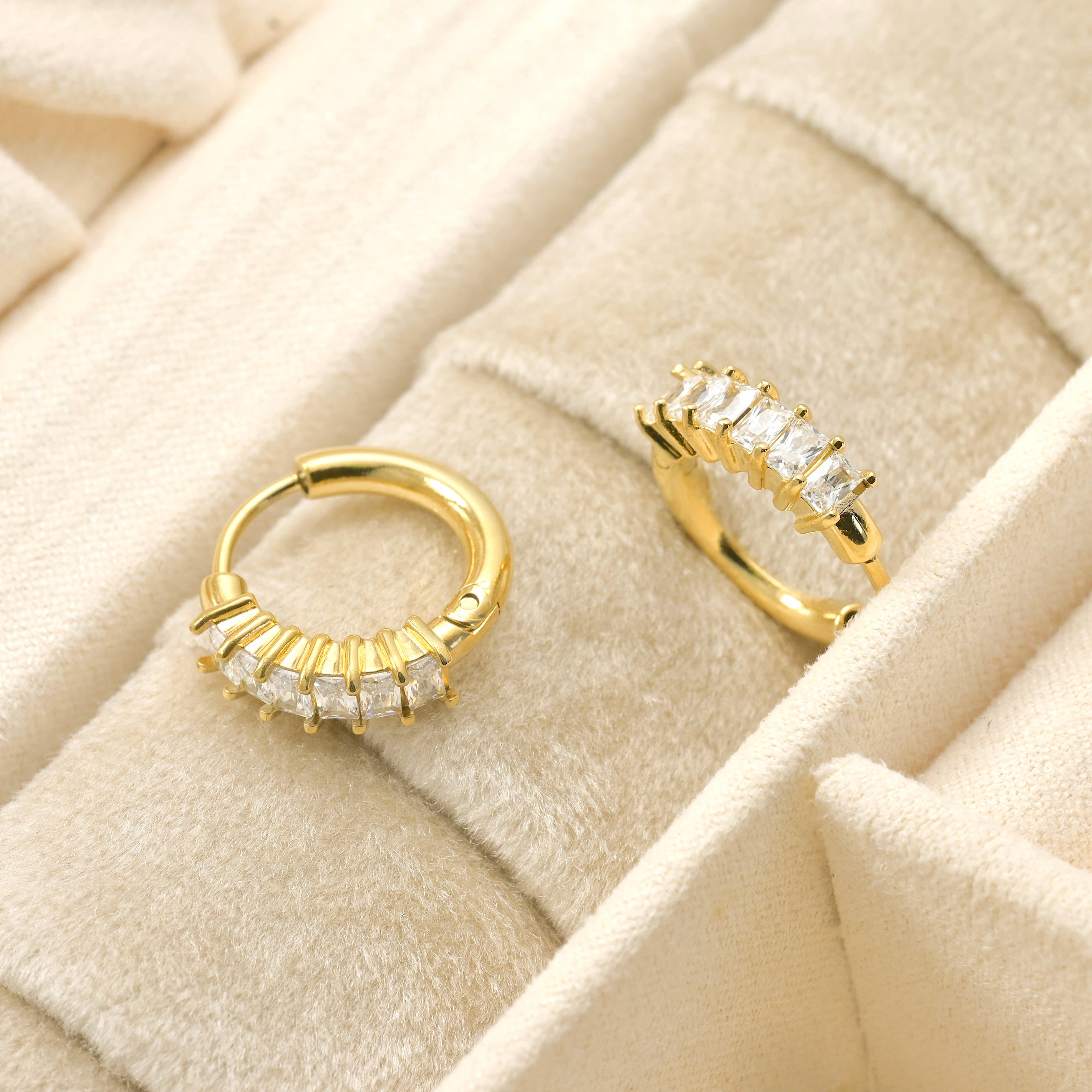 Blueyejewelry - Vente Petits anneaux - Boucles d’oreilles créoles fines avec zircone cubique baguette - résistant au ternissement4