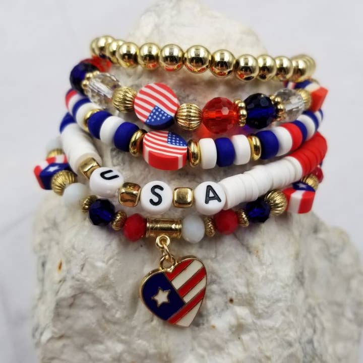 4. juli USA Hjertecharm Heishi Armbånd for engroshandel hos The Pretty Jewellery