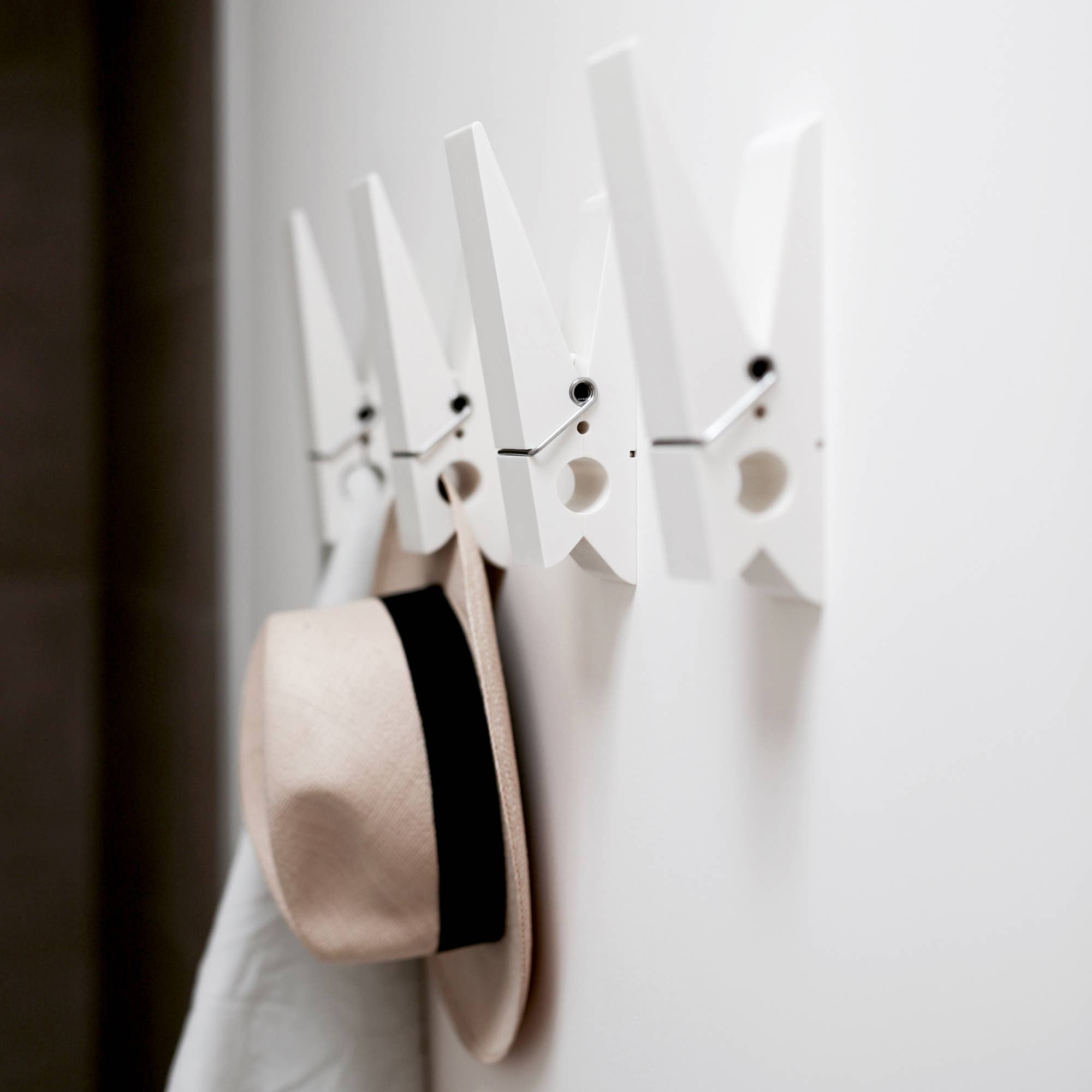 Mat Orange ABS und Edelstahl Mantelhaken Orange – PINCE ALORS für den Großhandel auf Faire7