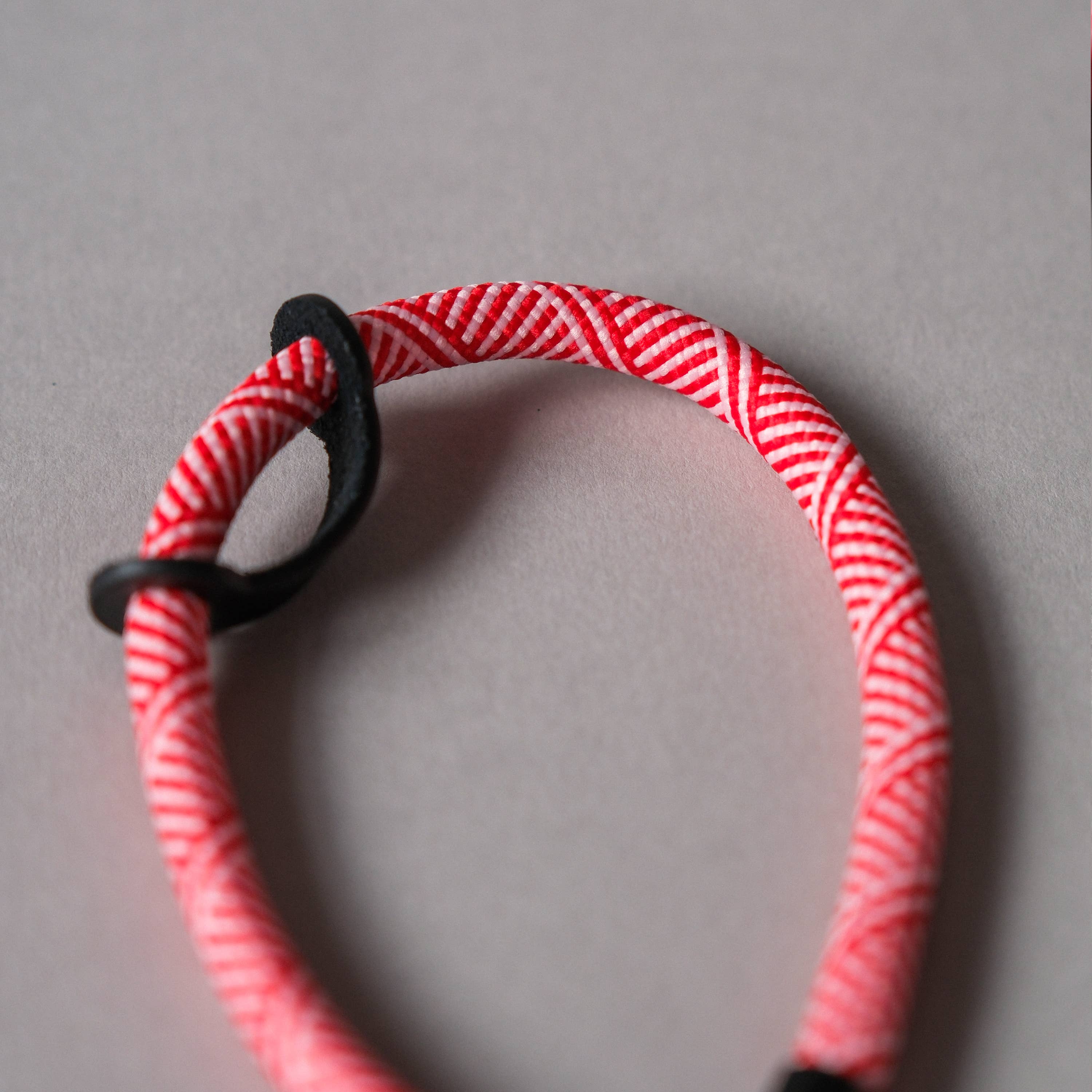 Talk and Tell – wholesale Phonecase strap – Red Pink Rope Wrist Phone Strap2