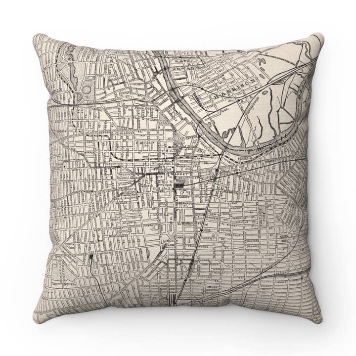Coussin Carte de Newark New Jersey – Coussin Carré 18" pour la vente par Daisy Mae Designs