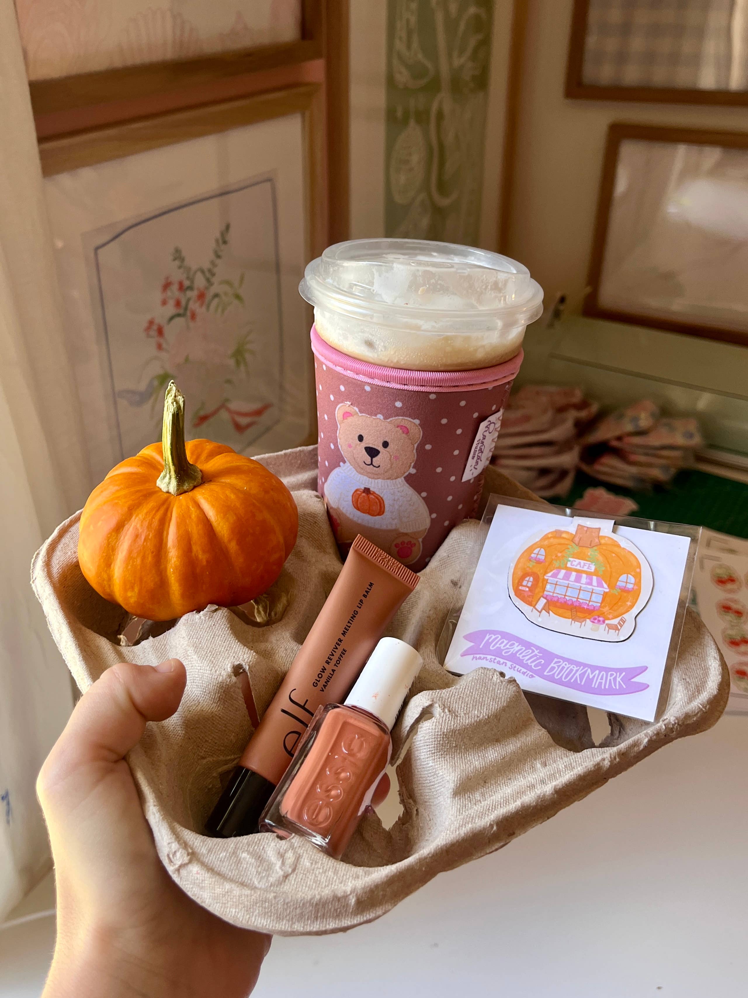 Hanstan Studio - Wholesale Drink Huggers & Koozies - Teddy Bear Coffee/Drink Sleeve (Copy)1