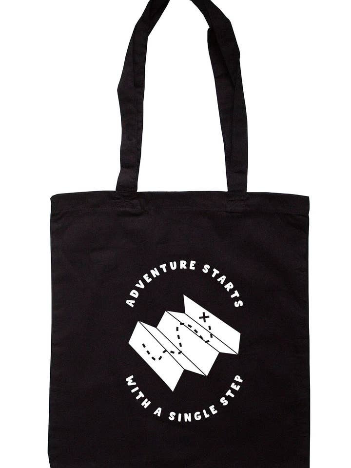 Eventyr starter med et enkelt trin totalisatorspil taske A0174 for engroshandel hos Illustrated Identity