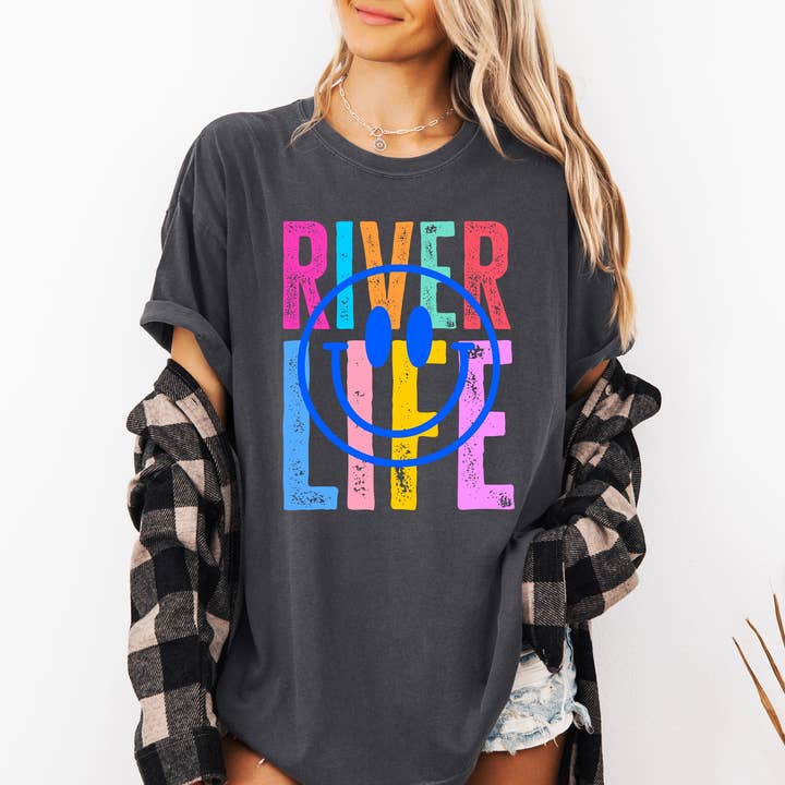 Vita fluviale, Galleggiare, Estate, Topo di fiume, Maglietta retrò per la vendita all'ingrosso da parte di Refinery Number One LLC