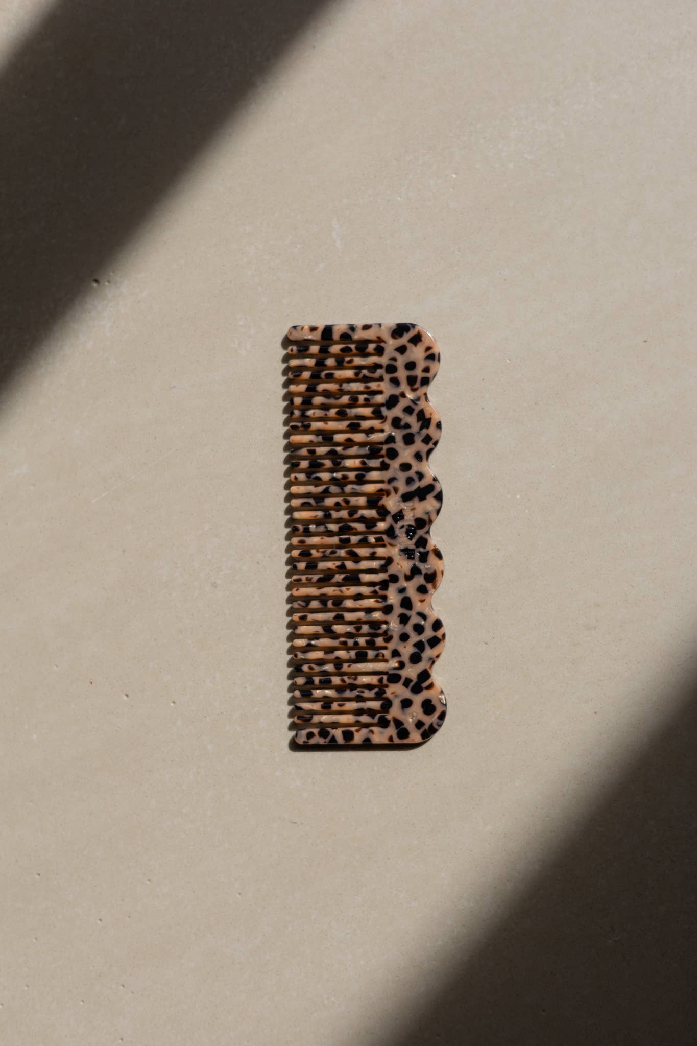 Peignee Paris - Wholesale Haarborstel/kam - Signature kam met wijde tanden in luipaardprint3