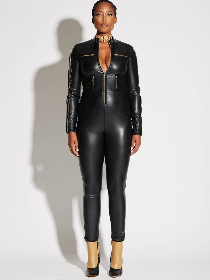 Combinaison à fermeture éclair en cuir végétalien pour la vente par CIRCULAR PATH