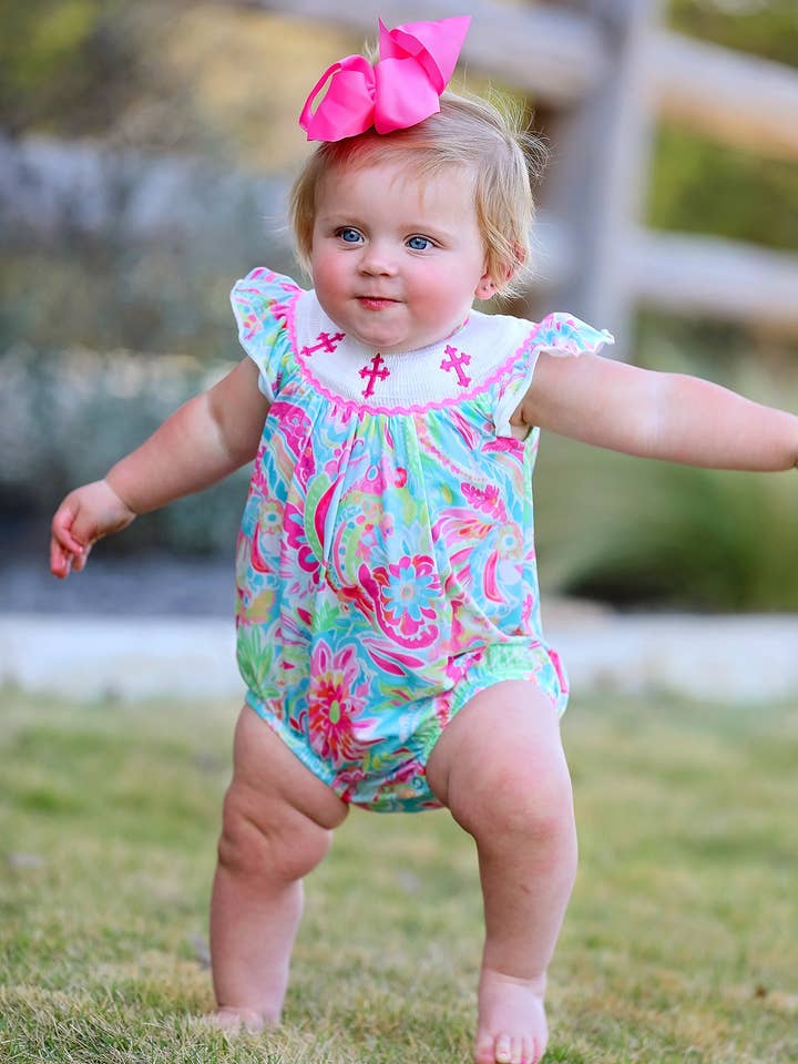 Pagliaccetto per bambina con ricamo a punto smock a croce pasquale per la vendita all'ingrosso da parte di Rylee Faith Designs