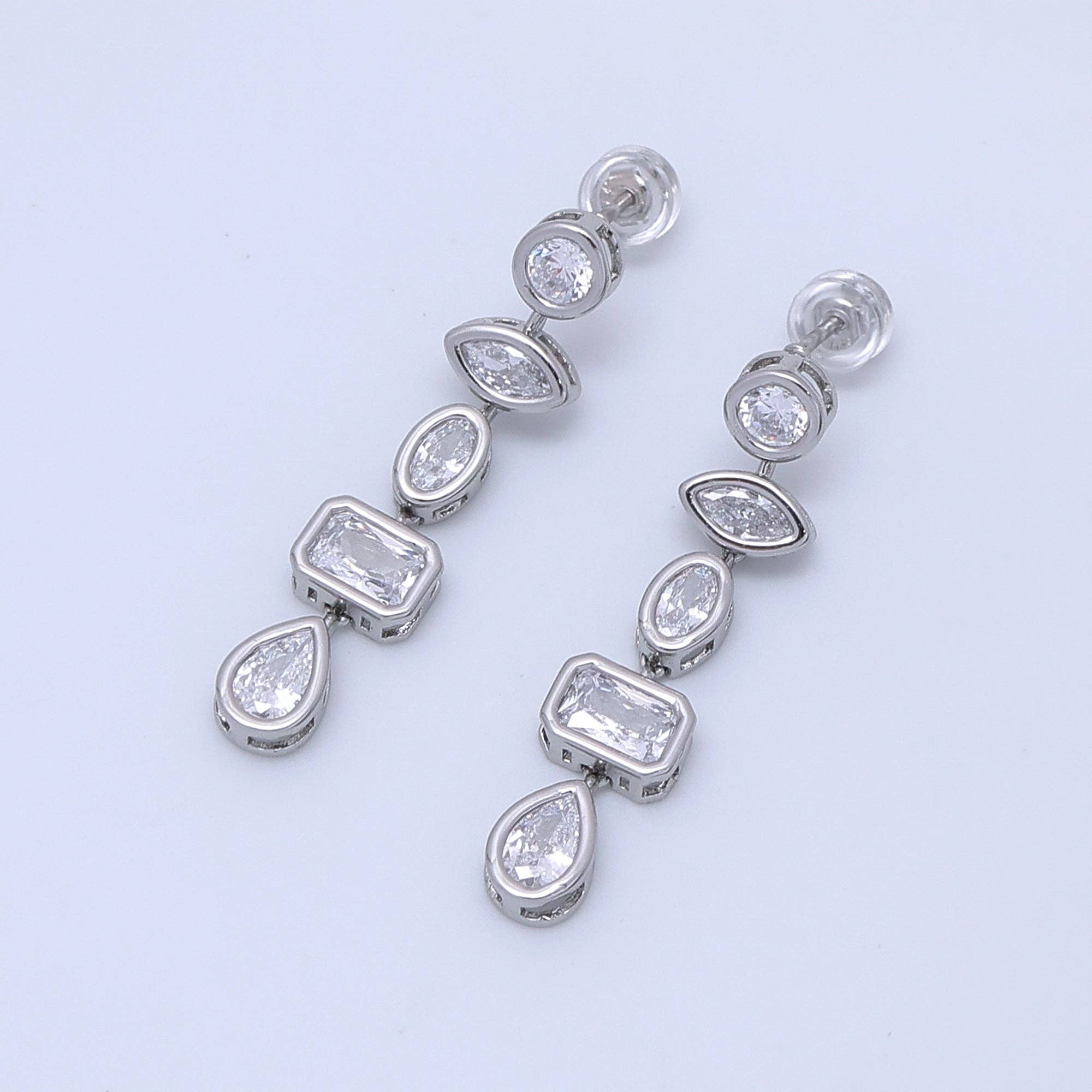 Aim Eternal - Wholesale Hangende/ronde oorbellen - 24K Goud Gevuld Geometrische CZ Bezel Druppel Oorstekers in Goud & Zilver | AB678 AB67910