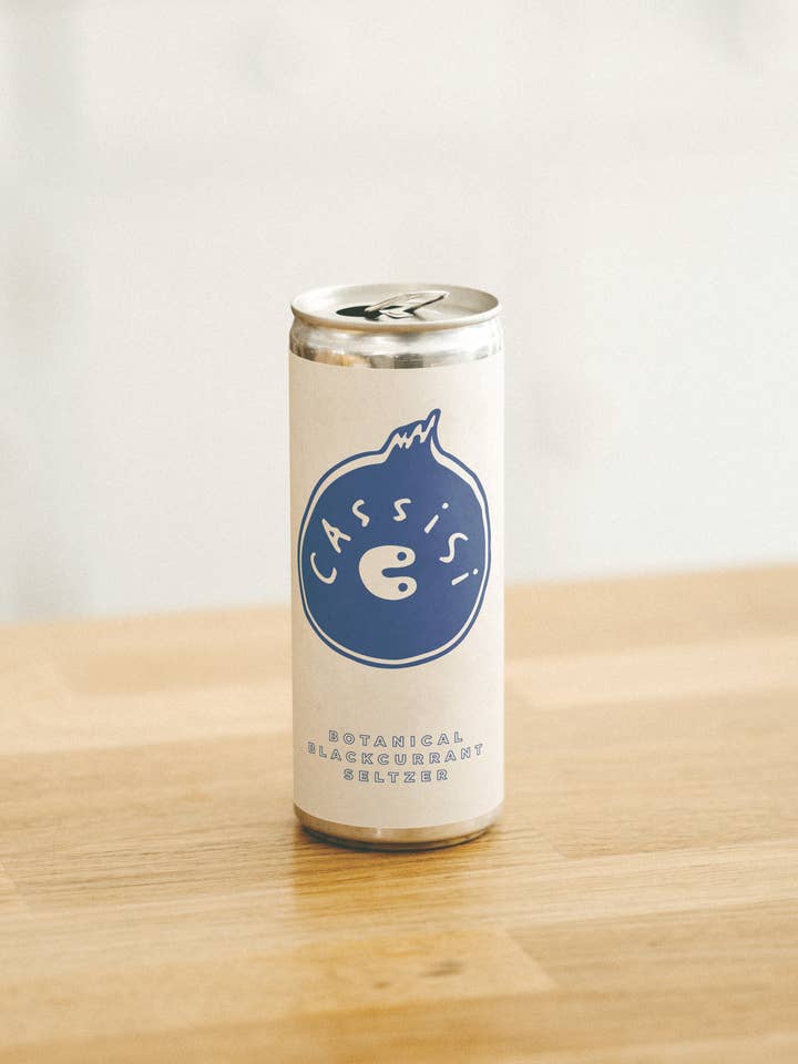 Cassisi Schwarze Johannisbeere Seltzer für den Großhandel von C. Cassis