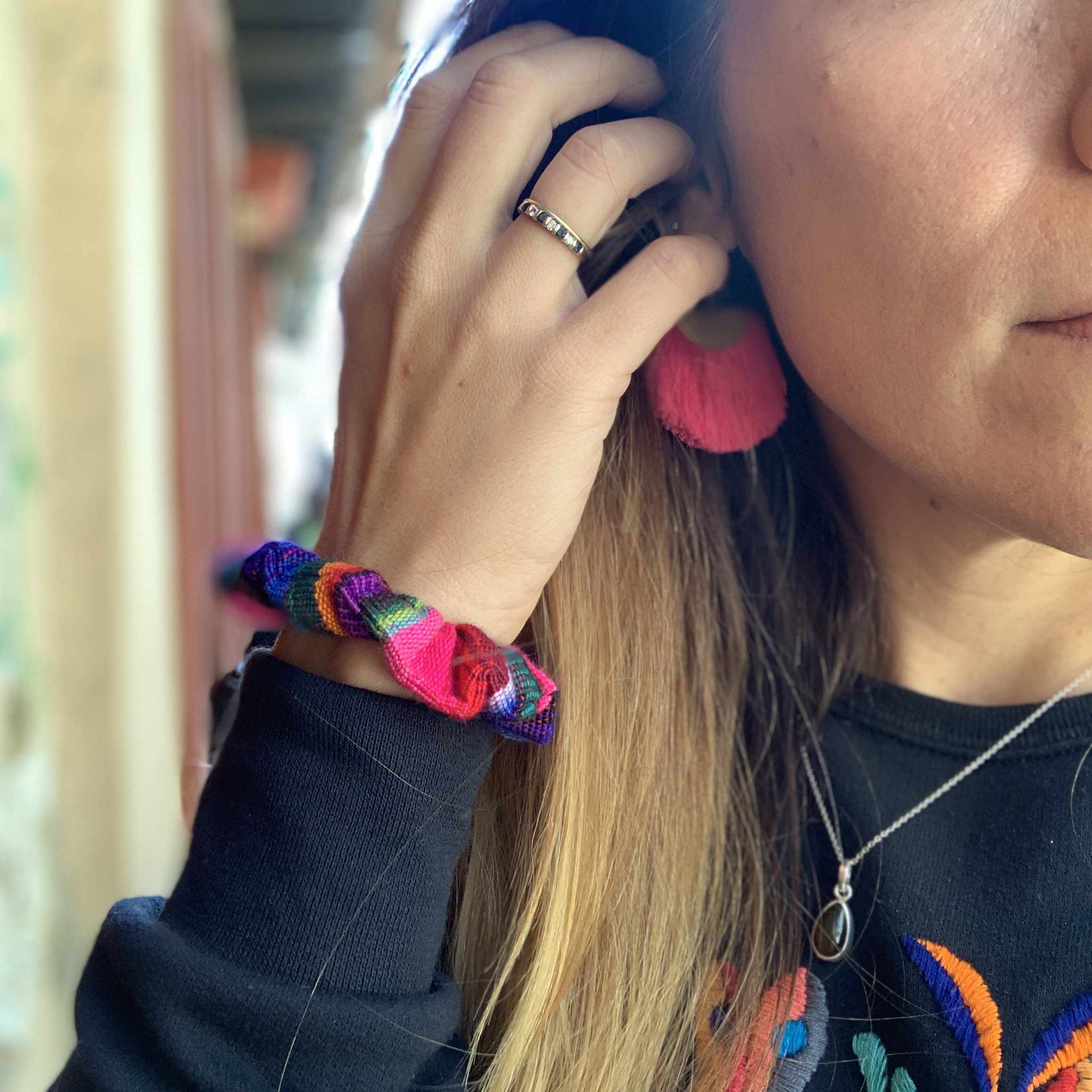 Lumily - Wholesale Scrunchie - Women's - Hacienda Striped Multicolor Scrunchie - Guatemala5