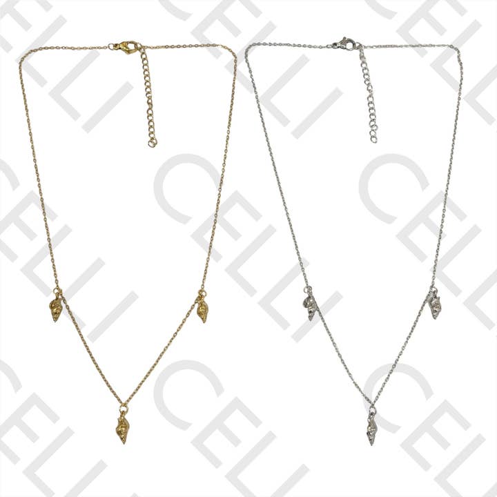 Collier en acier avec cauris pour la vente par Celli Biju