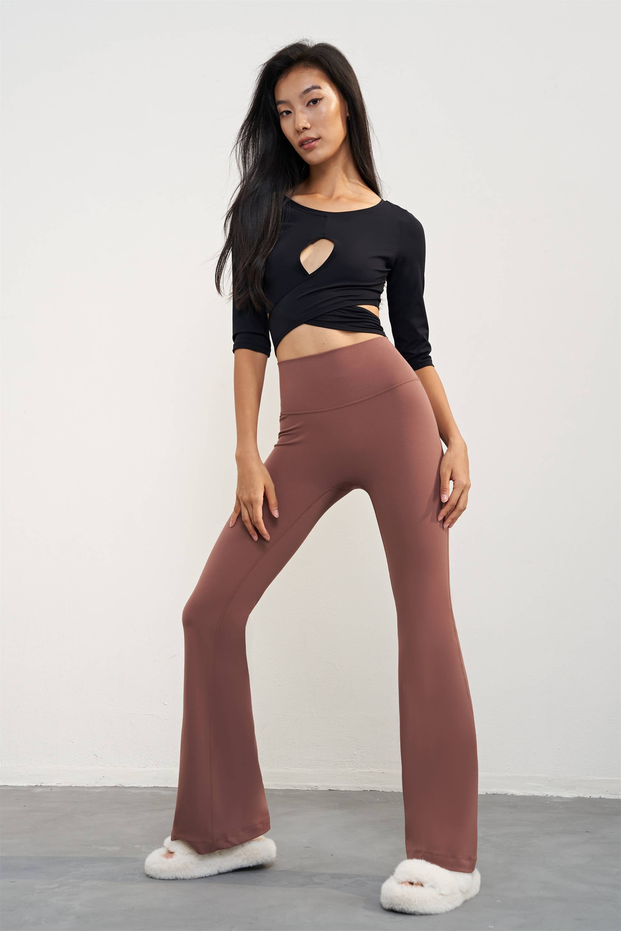 91thelabel - Vente Pantalon de sport – femme - Legging de yoga évasé taille haute sans coutures AeroFlow13