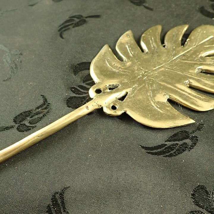 Messing tropische Monstera-blad haak, Bladhanger voor thuis voor wholesale door Ubud Glass