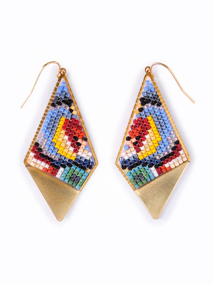 Pärlformade handvävda kalejdoskop drakörhängen (blå/grön) för wholesale av Mayana Designs Co