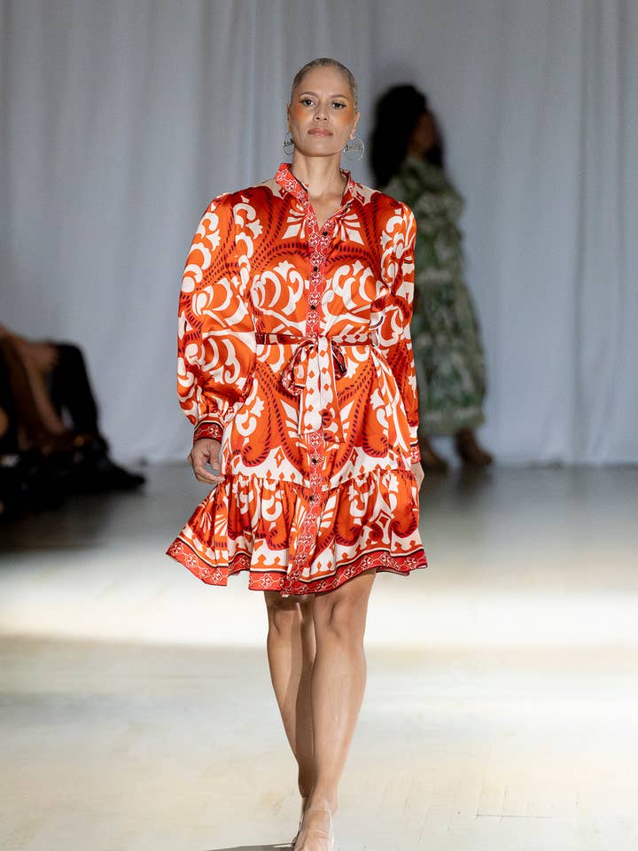 Abito Zara arancione bruciato con stampa barocca per la vendita all'ingrosso da parte di Maui X Lolita