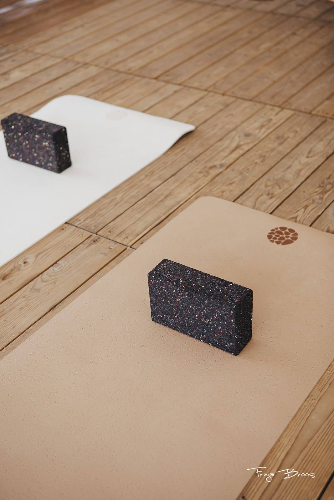 Pierre Sports - Wholesale Yoga Mat - Locust yoga mat - brown - stylish yet affordable - 0.75 kg1