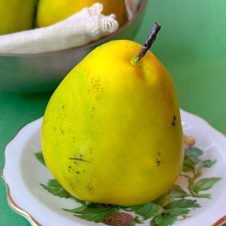 The Wednesday Co - Wholesale Novelty Candle - La Pera - Pear Candle0