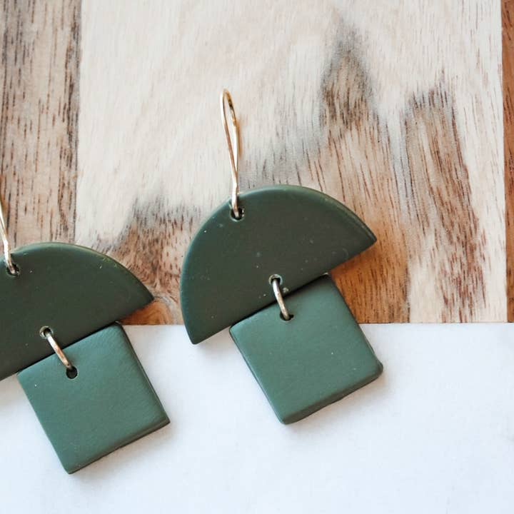 Hippo Kiss Creations - Wholesale Dangle Earrings - Dahlia Earrings