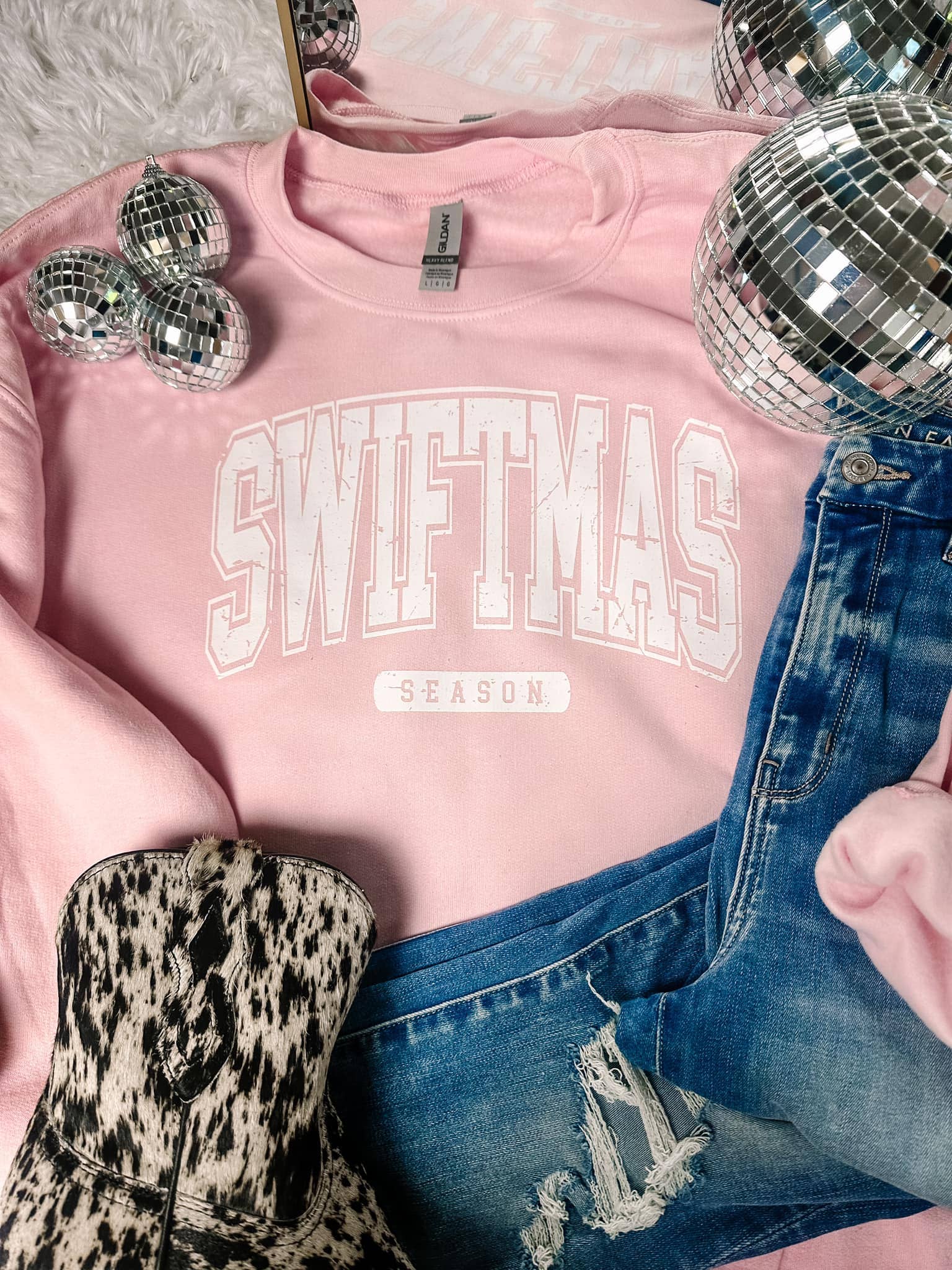 ZZ Threadz - Wholesale Graphic Sweatshirt - Women's - Swiftmas Season White Sweatshirt0