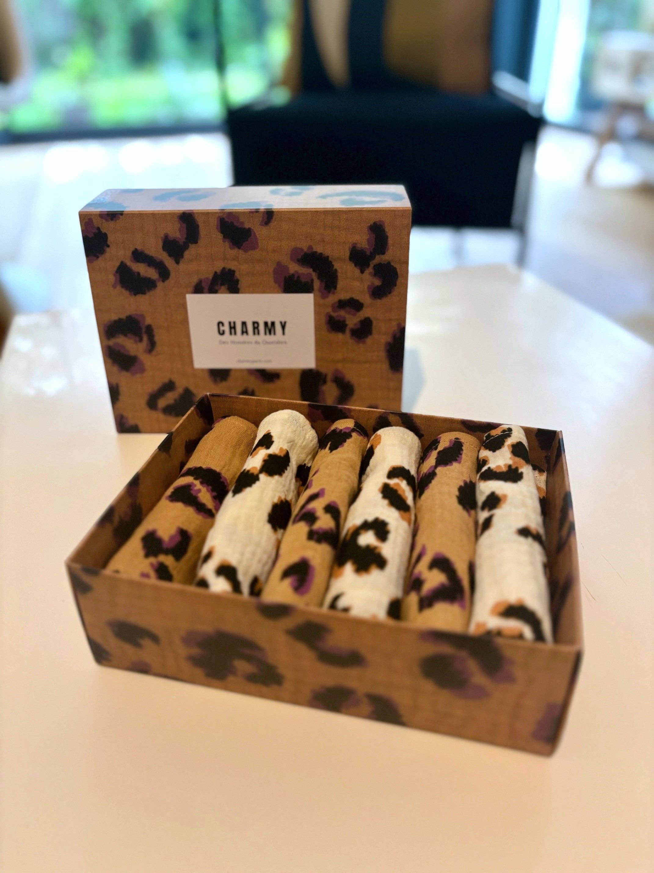 Set of 6 cocktail napkins in double cotton gauze with leopard pattern made in France for wholesale by CHARMY