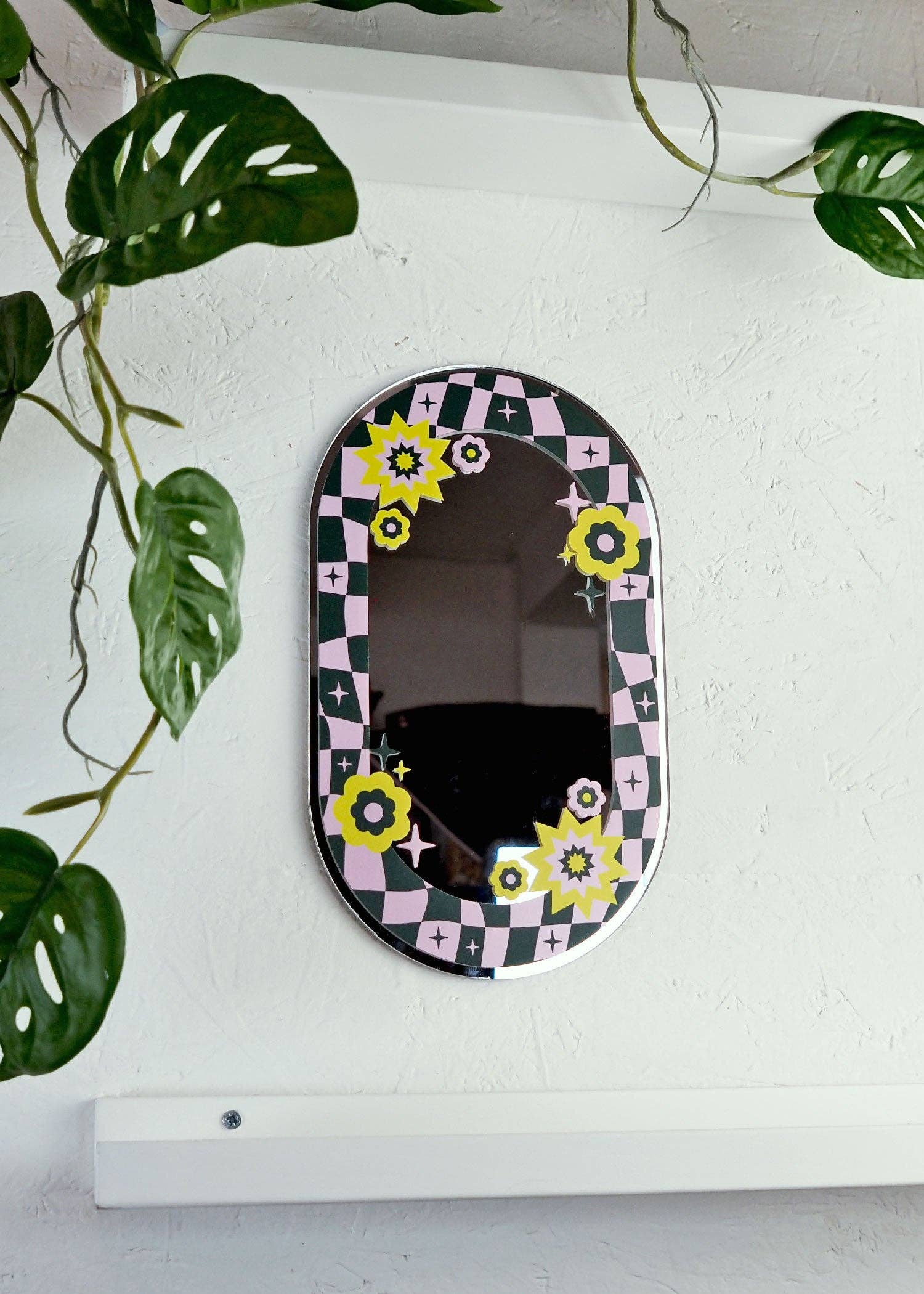 Printed Weird – wholesale Wall mirror – Oval Floral Check Mirror - Teal & Pink5