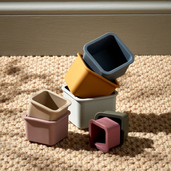 WIDDOP and Co. - Venta al por mayor Tarjetas de aprendizaje - Niños y bebés - Vasos apilables de silicona Bambino4