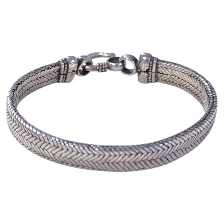 Bracelet unisexe en chaîne serpent plate en argent sterling fait main pour la vente par Saraswati Imports