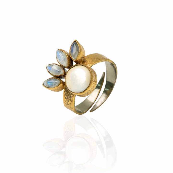 The SITA Ring and other Purchase Wholesale siti bigiotteria. Free Returns & Net 60 Terms on Faire trending on Faire.