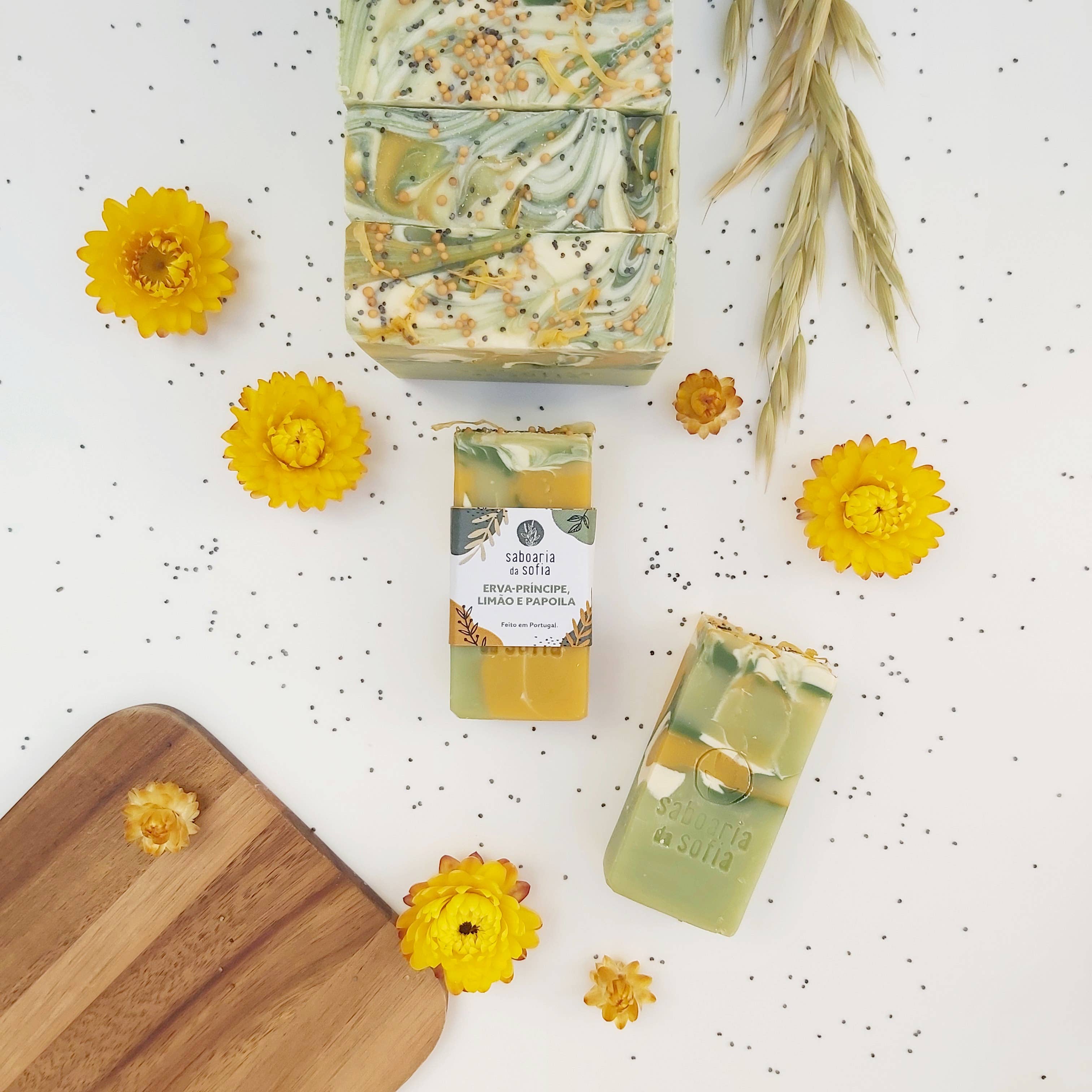 Saboaria da Sofia – Engroshandel Sæbestykke – Håndlavet sæbe med citrongræs, citron og valmue0