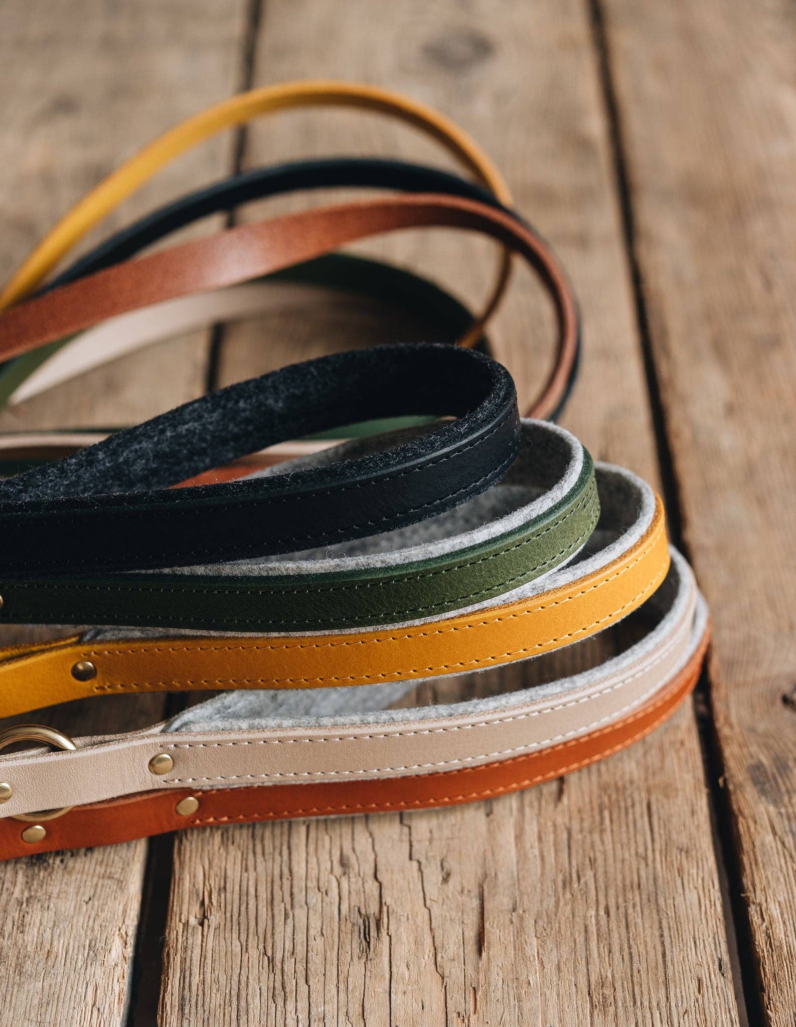 BAND&ROLL - Wholesale Pet Leash - Dog - LIGHTWEIGHT SHORT LEATHER LEASH. HITCH air13