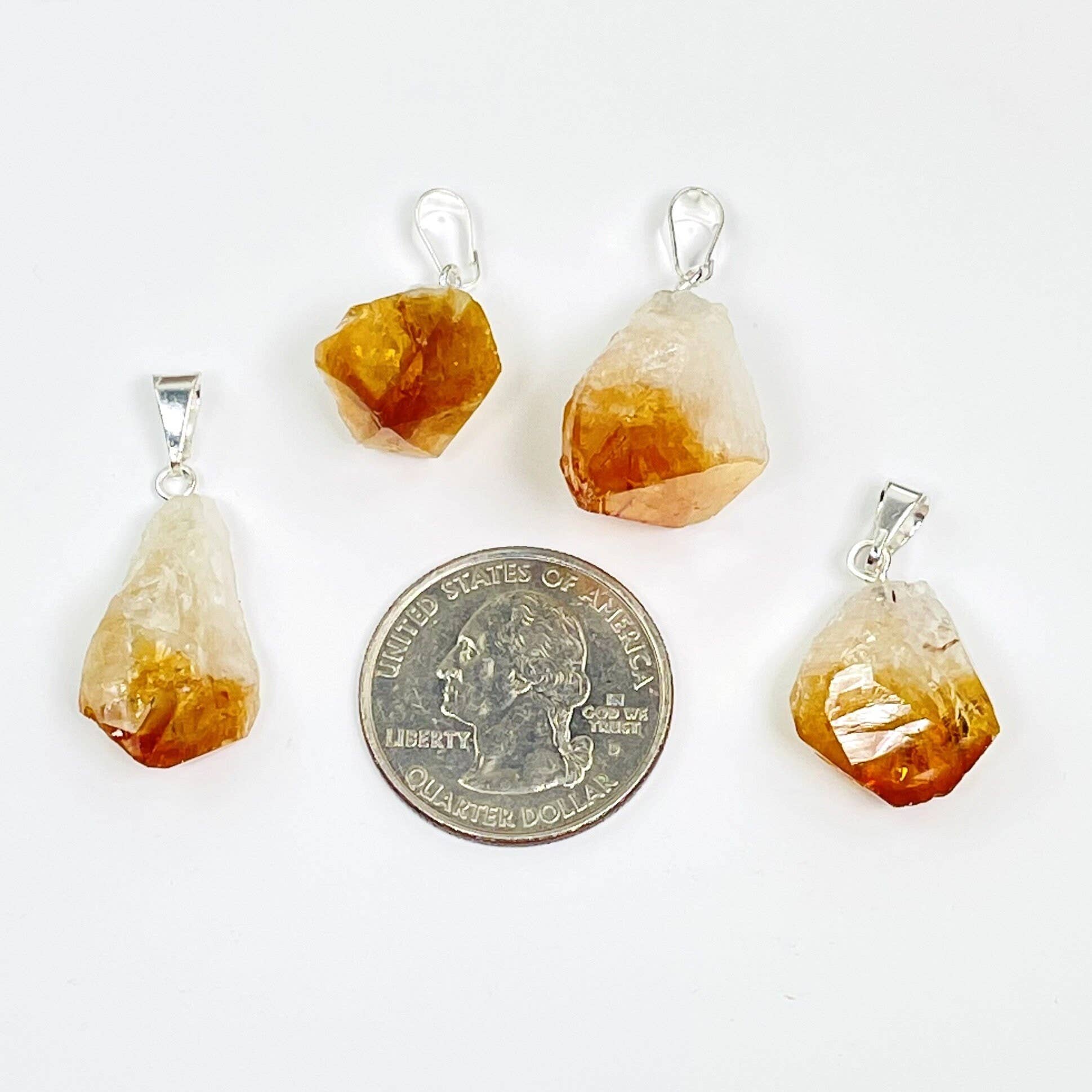 Jewelers Paradise - Vente Breloques/médailles personnalisées - Pendentif en pointe de citrine brute avec bélière plaquée or ou argent6