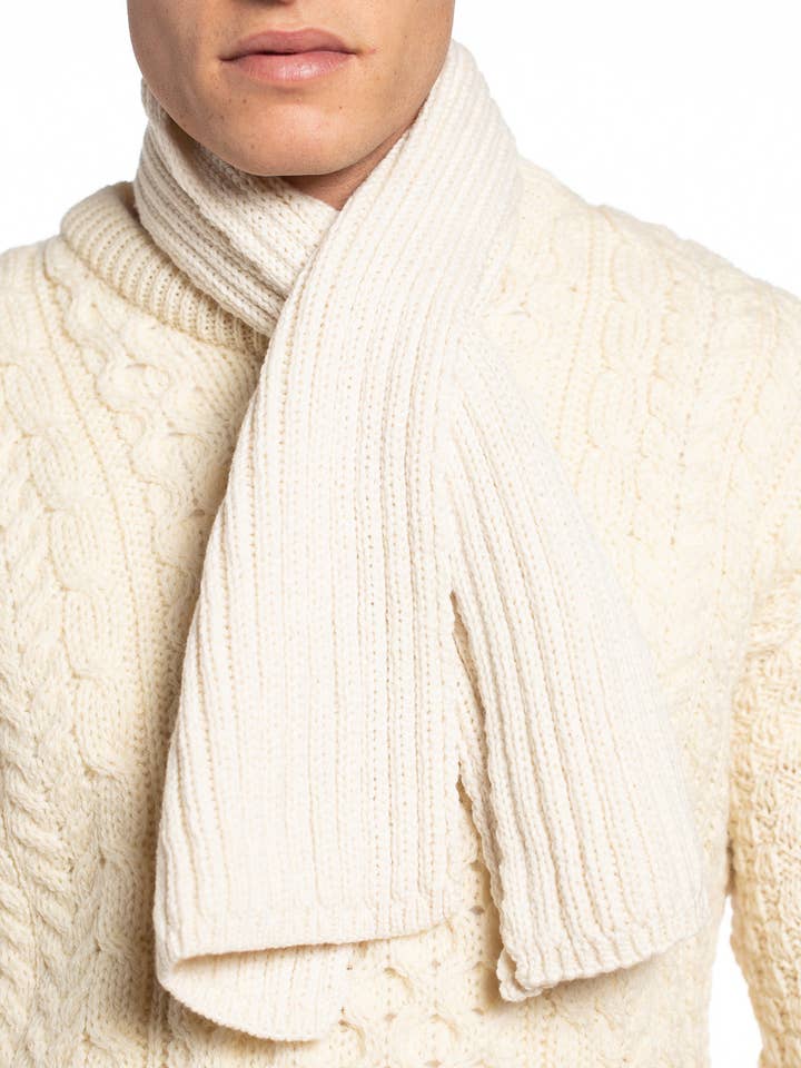 Kabelstickad halsduk i naturlig tillverkad i Irland för wholesale av Rue Saint-Patrick