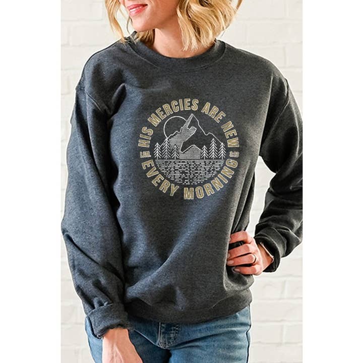 CE T-SHIRT GRAPHIQUE MERCIES pour la vente par Clothing of America