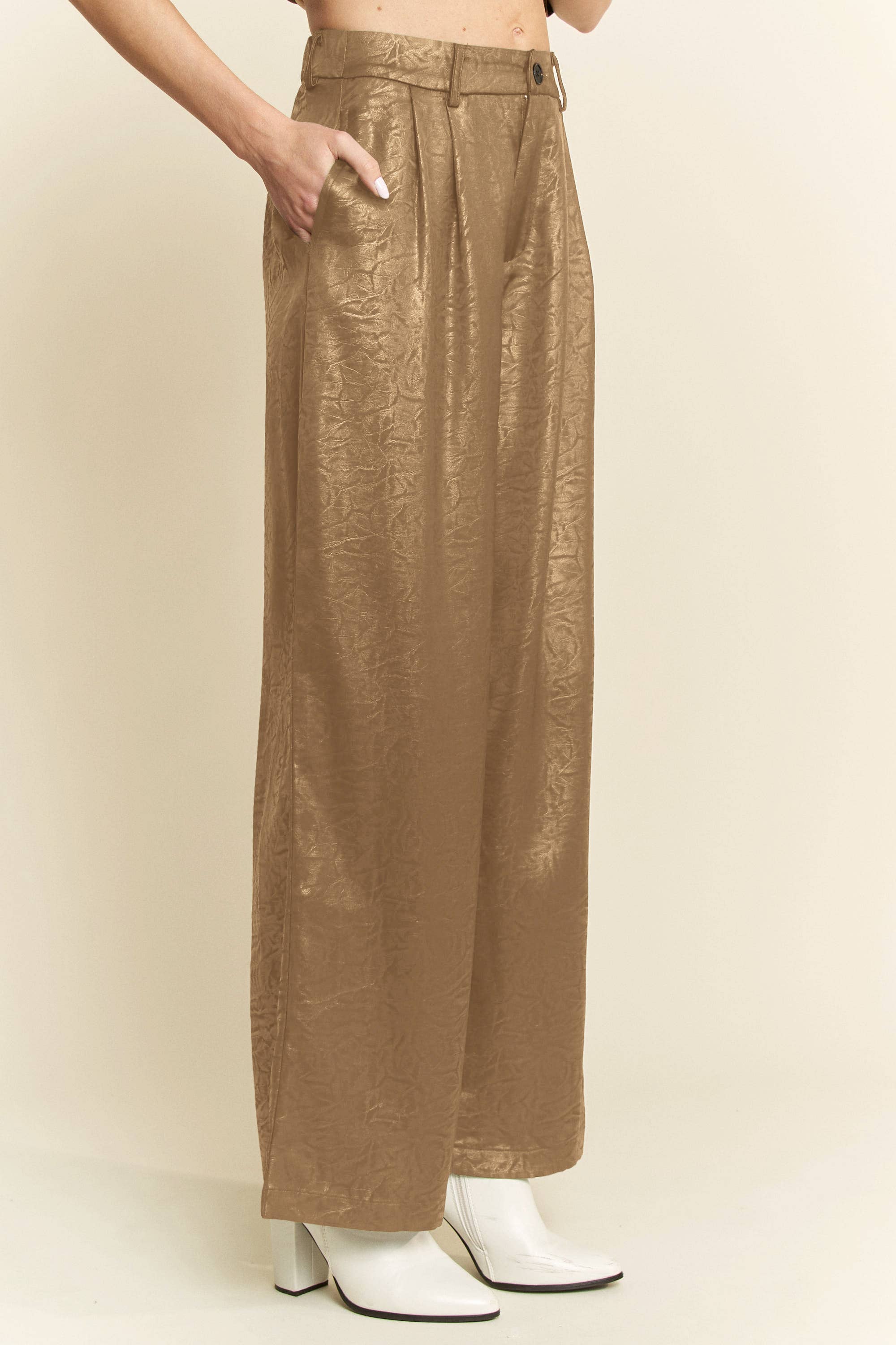 Davi & Dani – wholesale Pants – Women's – PLUS WIDE LEG TROUSERS CRINKLED TEXTURED PANTS3