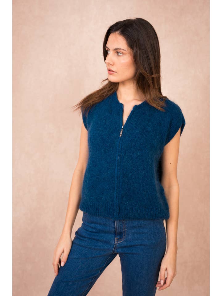 Calie Paris - Wholesale Knit Sweater - Women's - Sleeveless Zip-Up Knit Vest – Mohair Blend