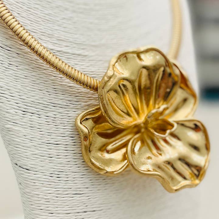 TWO FORTY TWO - Wholesale Choker/Collar - CHIC - Vintage Flower Choker (matte gold) NK524