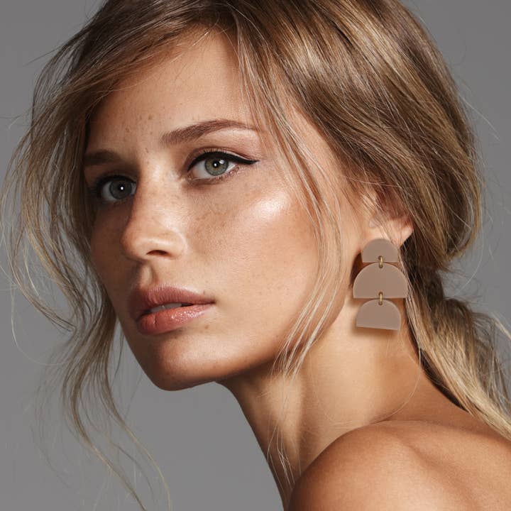 Mingled - Vente Boucles d'oreilles pendantes - Izzy - Boucles d'oreilles pendantes taupe et rose poussiéreux9