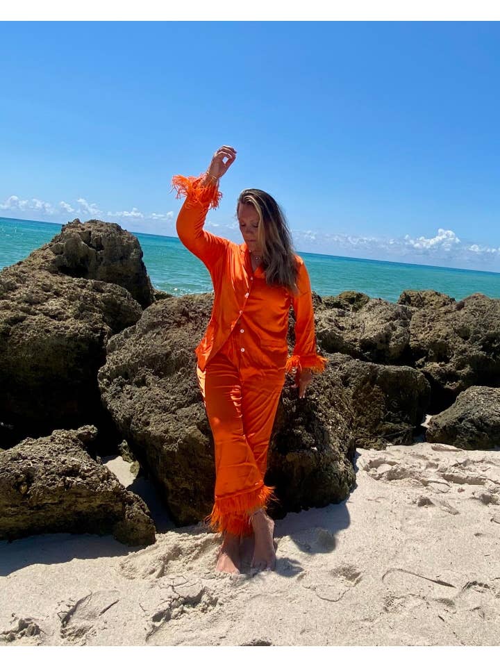 Plume AF Design - Vente Haut et bas de pyjama – femme - Pyjama extensible en satin avec garniture en plumes d'autruche amovible21