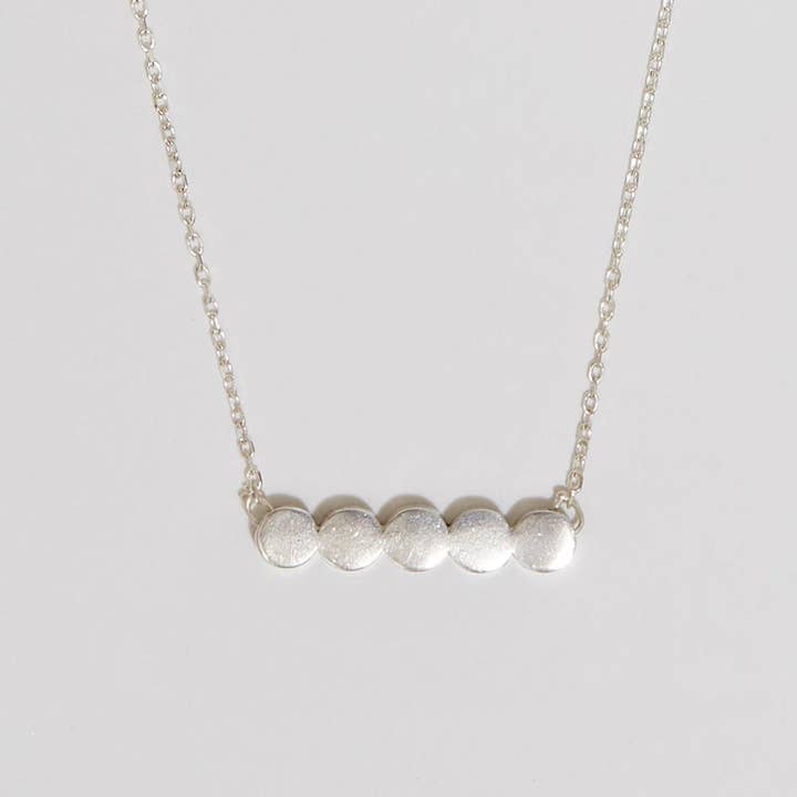 Rangée de cercles pour la vente par Suna Bonometti LLC