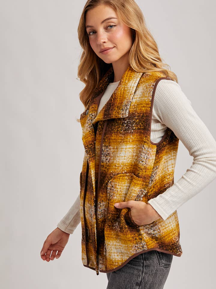 Bluivy - Wholesale Outerwear Vest - Women’s - FLANNER PLAID VEST5