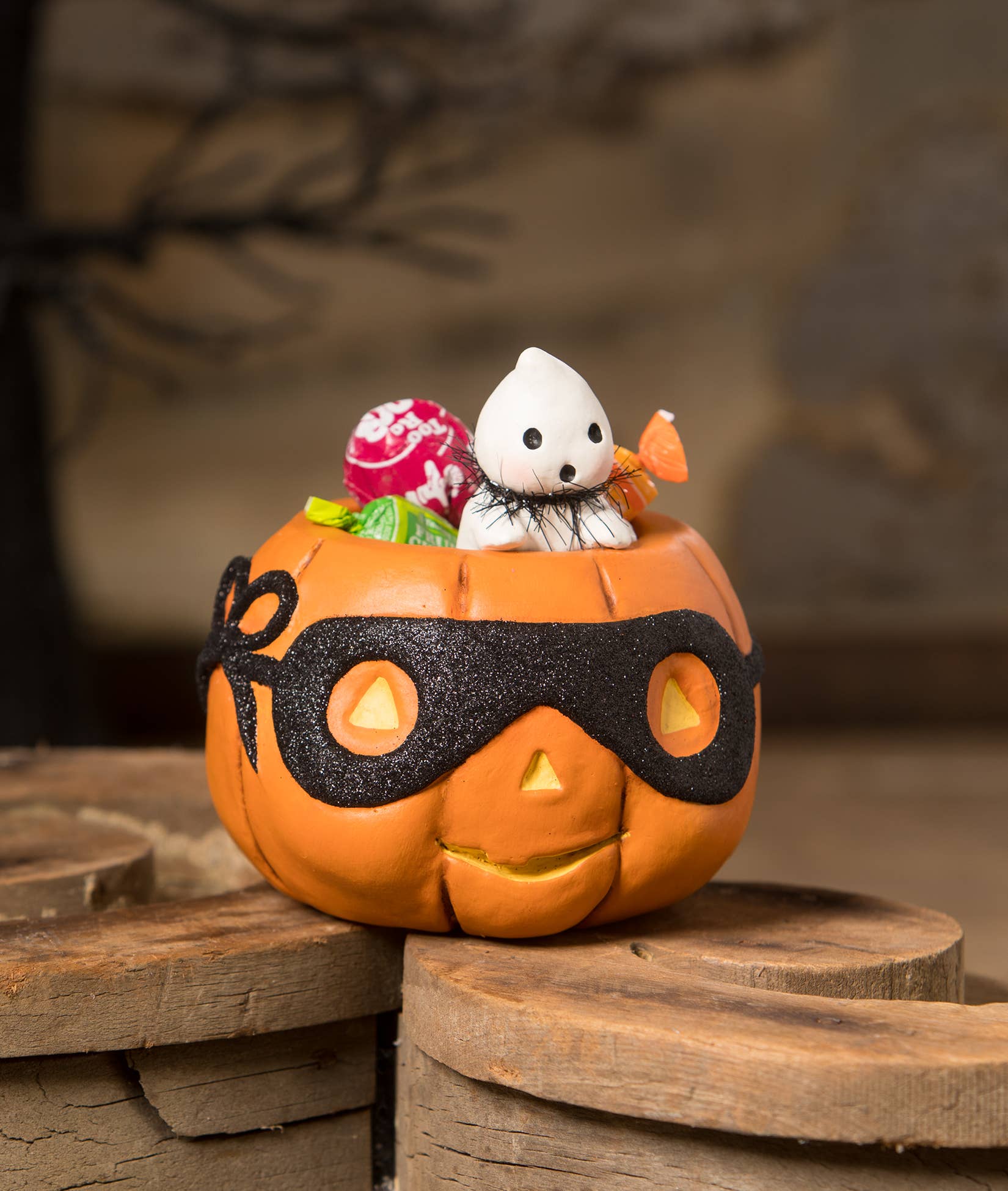 Bethany Lowe Designs - Wholesale Decorative Tabletop Object - Jol and Peeking Boo1